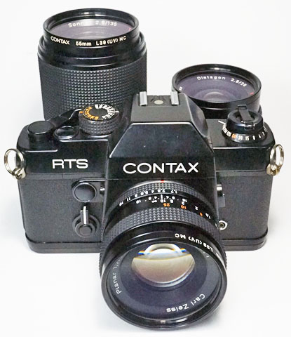 このカメラこそ、私が高校時代に夏にバイトをして購入したカメラである。